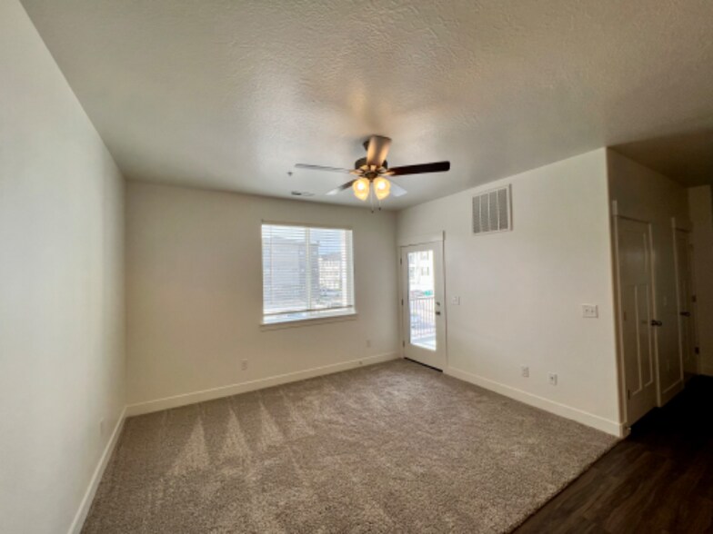Building Photo - 3364 Hardman Way