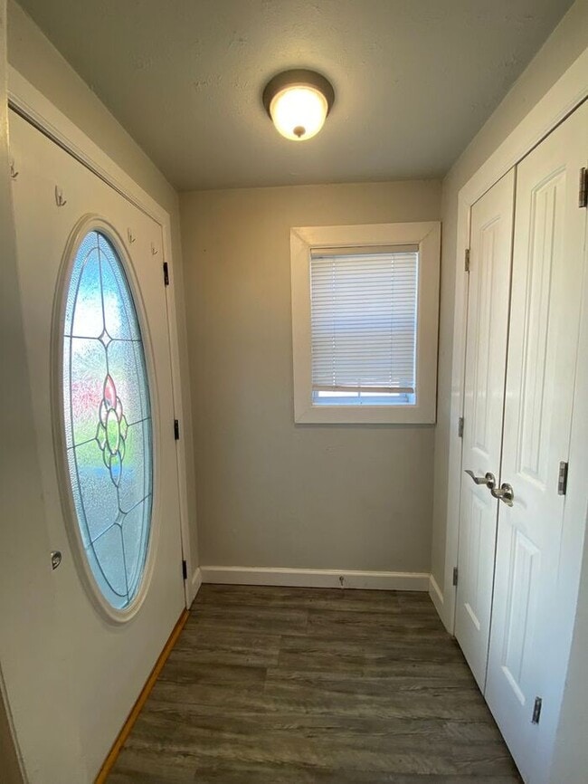 Building Photo - Cute 3 Bed 1 Bath Near Tinker AFB