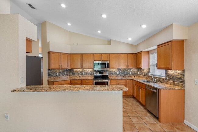 Building Photo - 3063 Westmoreland Dr