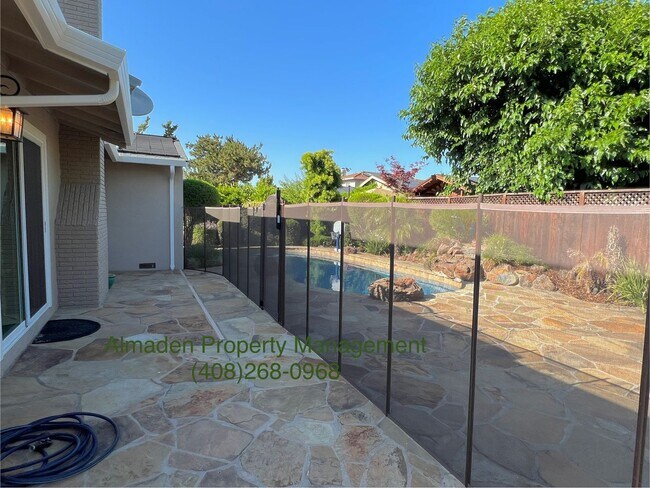 Building Photo - Must See Beautifully Renovated 3BR/2BA Sin...
