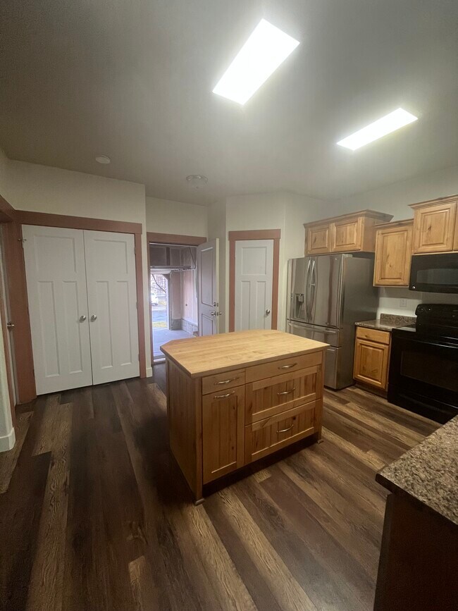 Building Photo - 7552 Lexi Loop