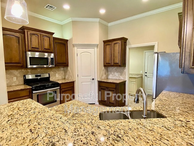 Building Photo - 2409 Austrian Pine Dr