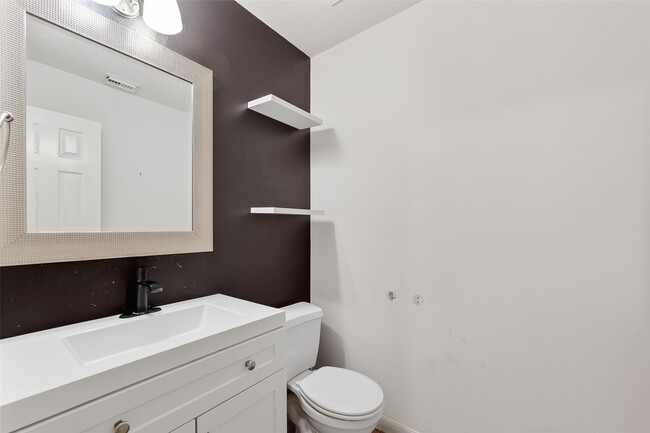 Building Photo - 31722 Royal Woods Ct