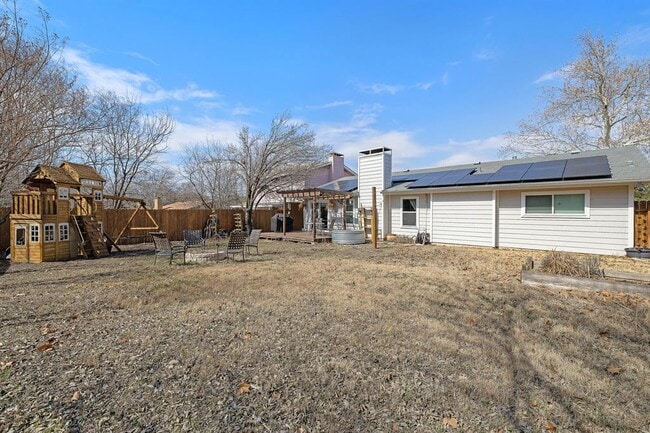 Building Photo - 805 Garden Path Dr