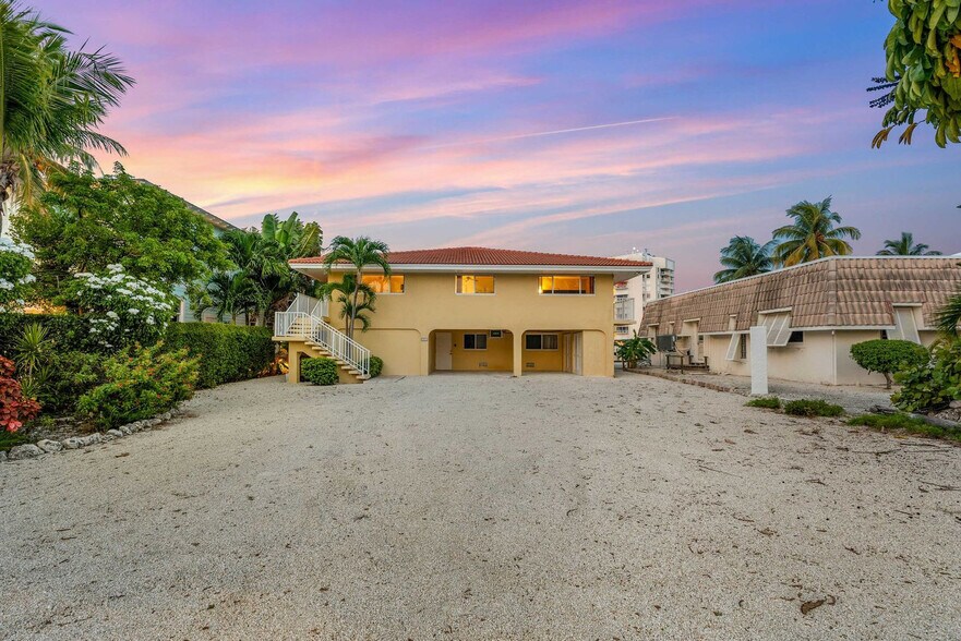 Building Photo - 260 1st St