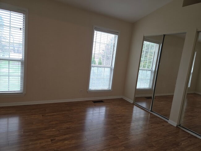 Building Photo - 1115 Regency Ct