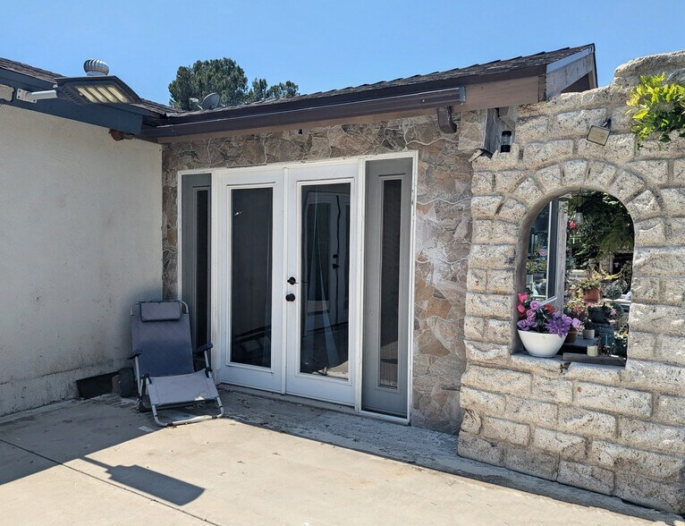 Entrance to the kitchen - 13690 Westward Dr
