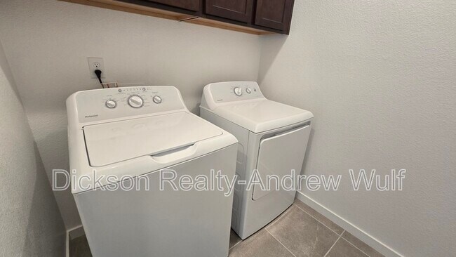 Building Photo - 401 Pasillo Ct