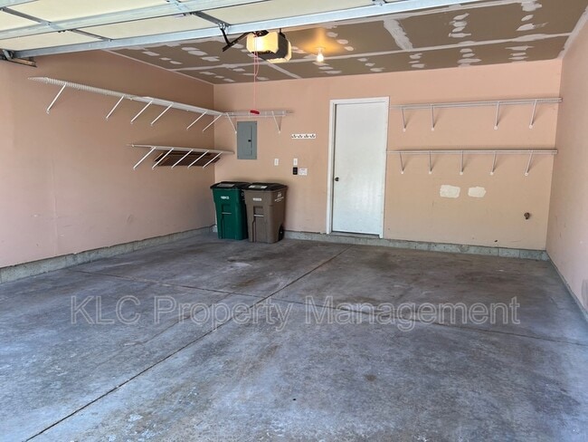 Building Photo - 6855 Woodland Ave