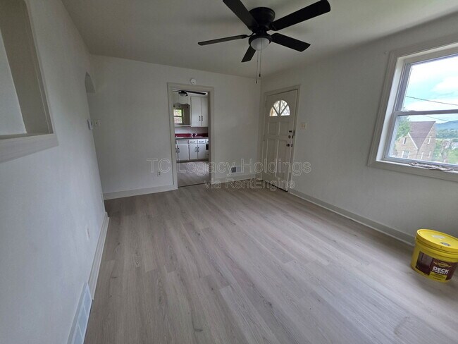 Building Photo - 517 Hornor Ave