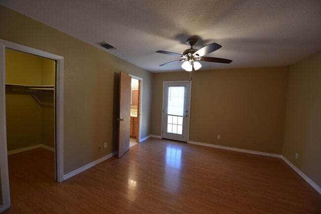 Building Photo - 106 Rawhide Trail
