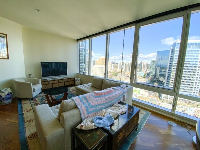 Building Photo - 1Bd/1.5BA Bellevue Condo