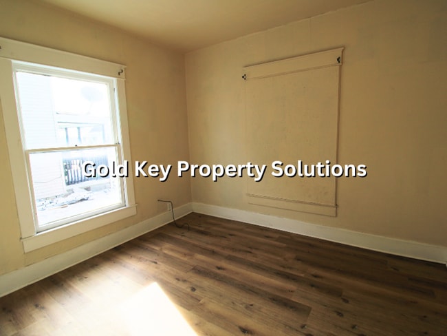 Building Photo - Large 2 BR 1 BA House Near Downtown Anderson (NO SECTION 8)