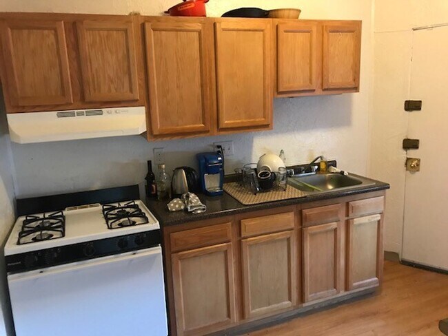 Building Photo - 9/1 No Fee! Spacious 3BR near Cleveland Circle, BC, B/C/D trains