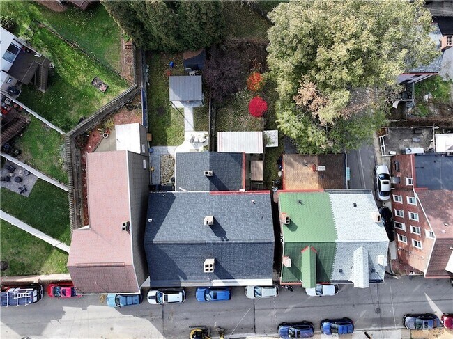 Building Photo - 274 38th St