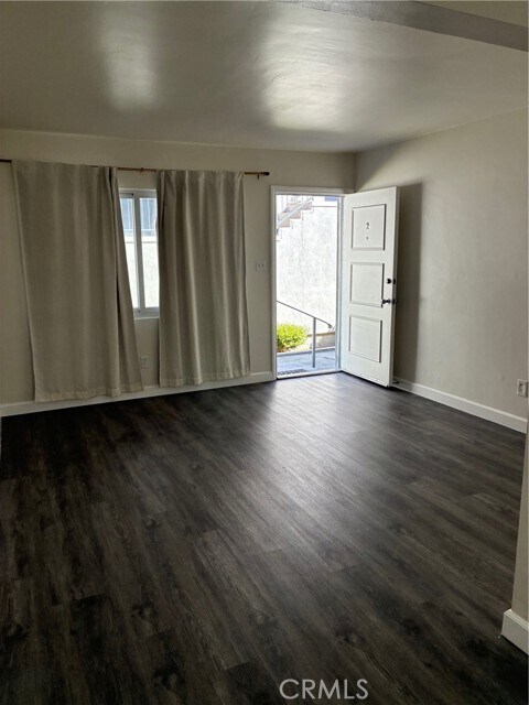 Building Photo - 640 W Imperial Ave