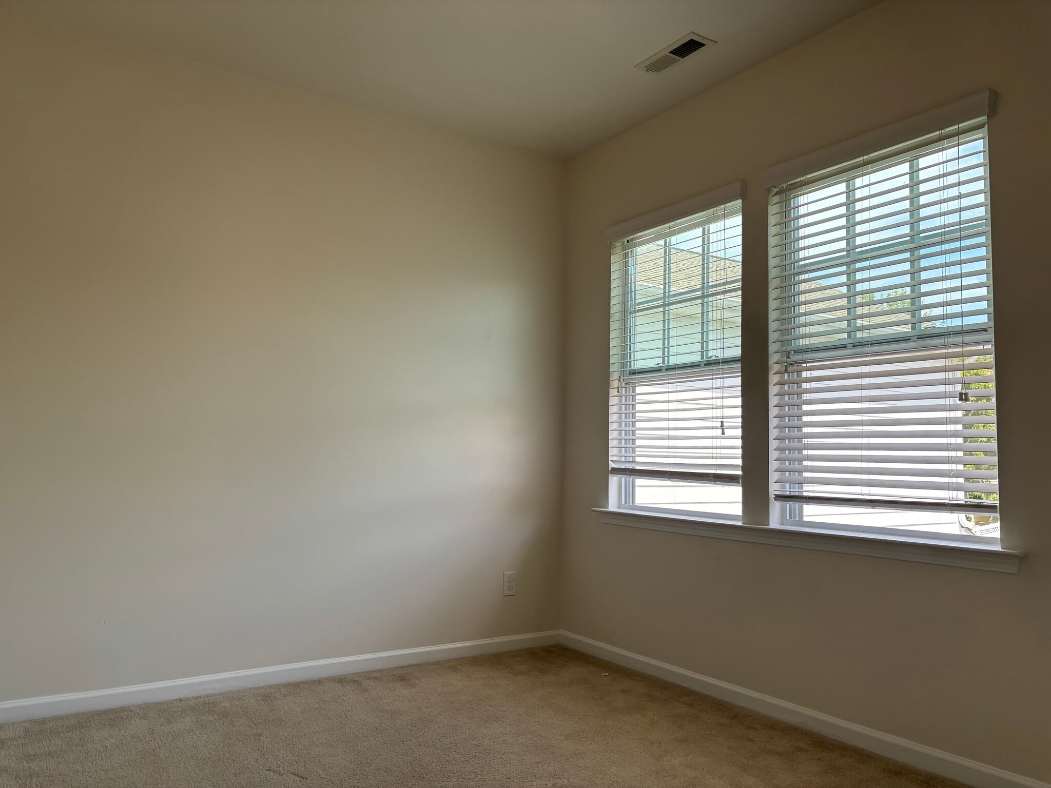 Building Photo - 10519 Royal Winchester Dr