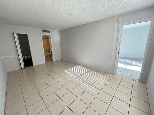 Building Photo - 14301 N Kendall Dr