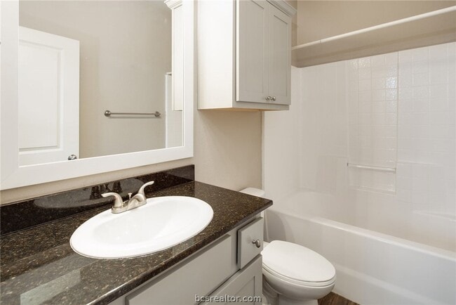 Building Photo - 3519 Summerway Dr