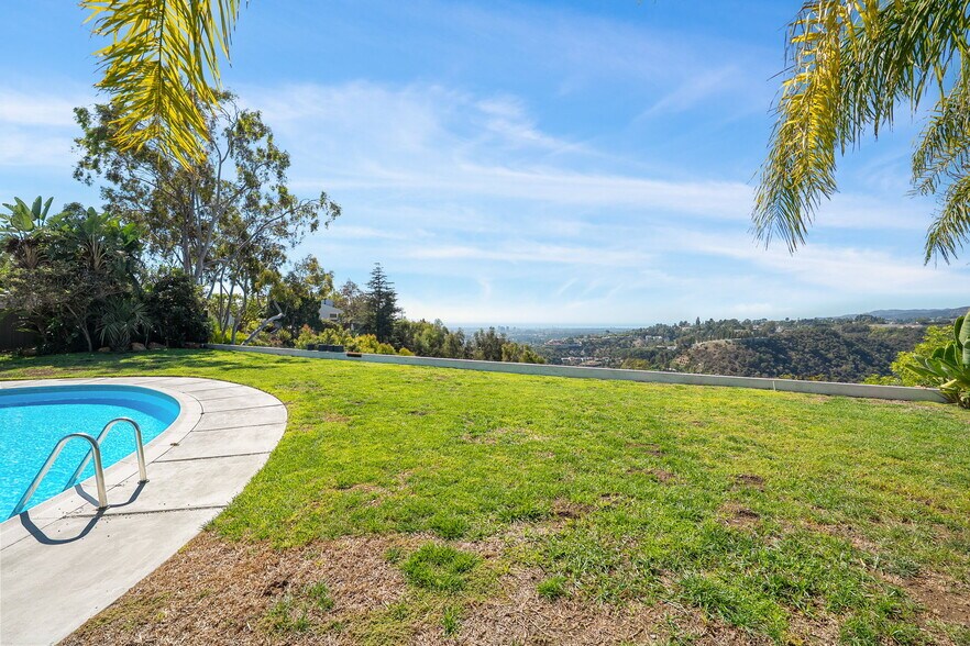 Building Photo - 1641 Tower Grove Dr