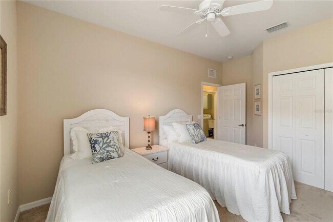 Building Photo - 243 River Enclave Ct