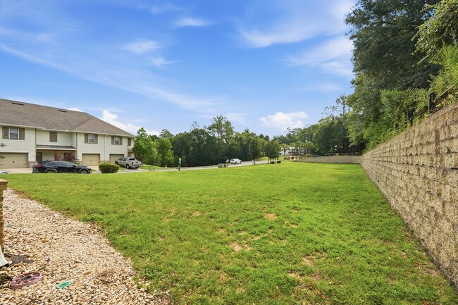 Building Photo - 503 Arbor Lake Dr