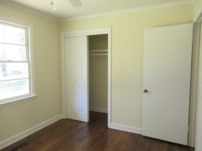 Building Photo - 38 Thelma-3 bedroom, 2 bath- ALICE DRIVE AREA