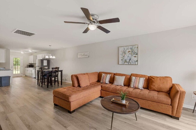 Building Photo - 214 Jeremy Ln