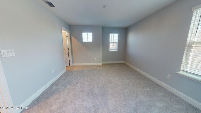 Building Photo - 307 Killarney Ave