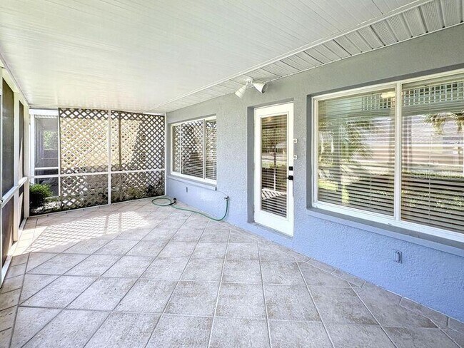 Building Photo - 13634 Lake Point Dr S