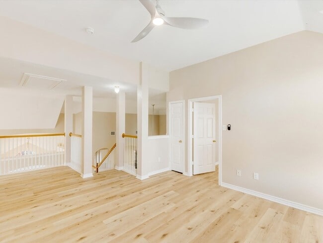 Building Photo - 1622 Stratford Dr