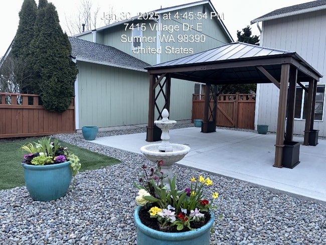 Building Photo - 7415 Village Dr E