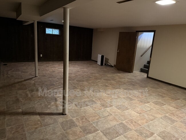 Building Photo - 2717 Victoria Ln