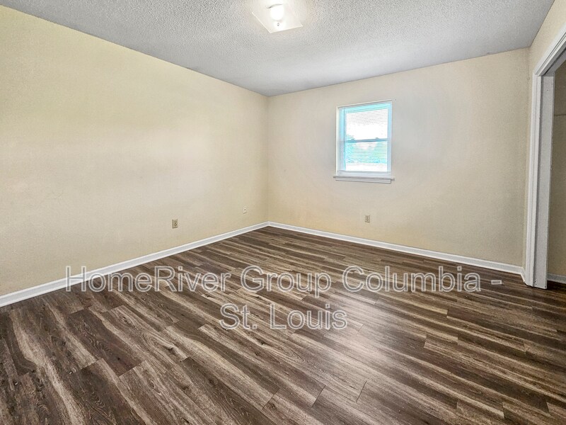 Building Photo - 2541 E Morris Dr