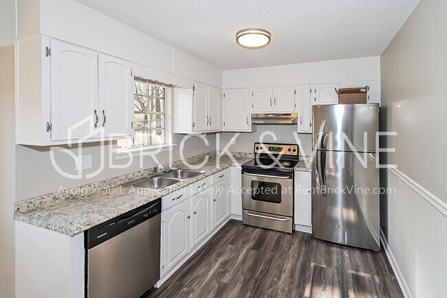 Building Photo - 3109 Fieldstone Cir