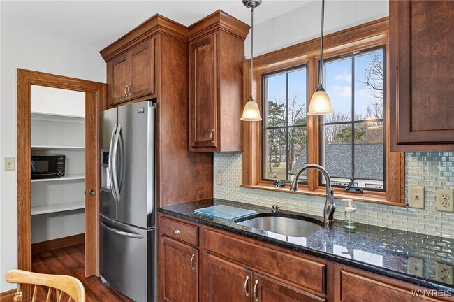 Building Photo - 3945 Lower River Rd