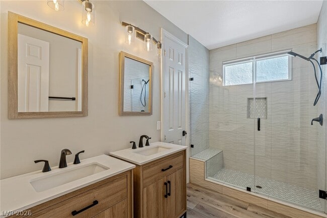 Building Photo - 9421 Queen Charlotte Dr