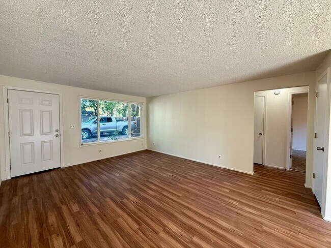 Building Photo - 6374f