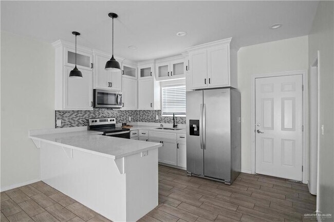 Building Photo - 1511 Playa Dr