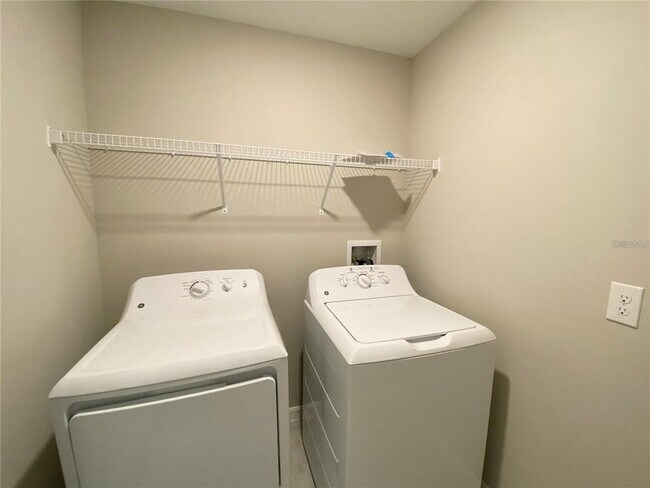 Building Photo - 939 Olive Conch St