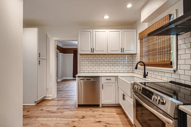 Building Photo - NEW BEST PRICE at $2,195 Fully Rehab 3 Bed...