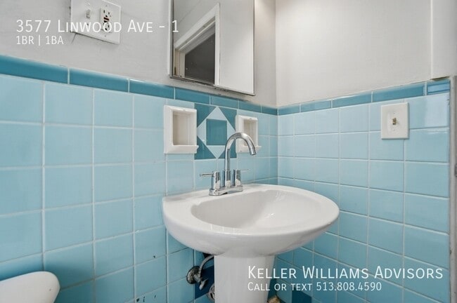 Building Photo - 3577 Linwood Ave