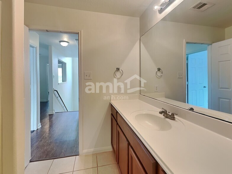 Building Photo - 10237 Tate Ct