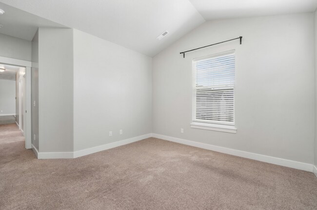 Building Photo - 1838 W Eaglewood Dr