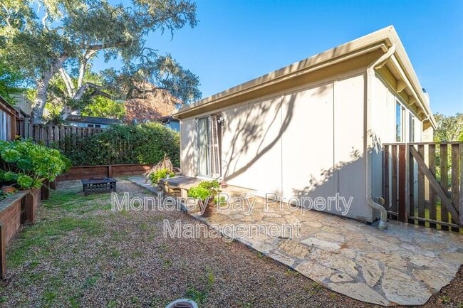 Building Photo - 635 Grace St