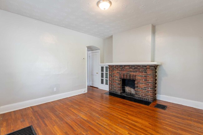 Building Photo - 1310-1312 N. 5th Street