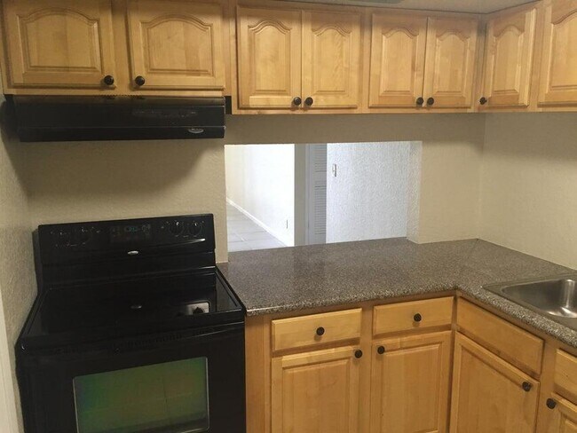 Building Photo - 240 Croton Ave