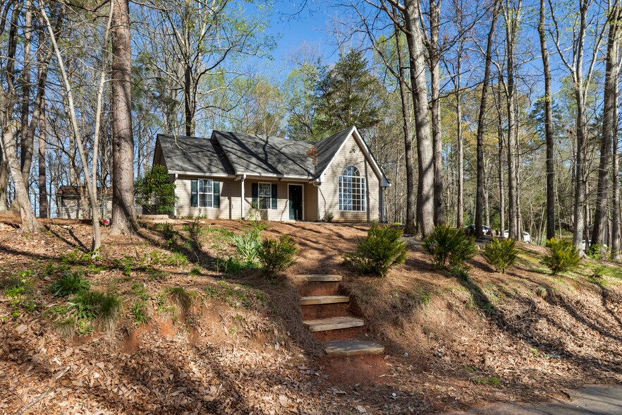 Building Photo - 6605 Overton Cir
