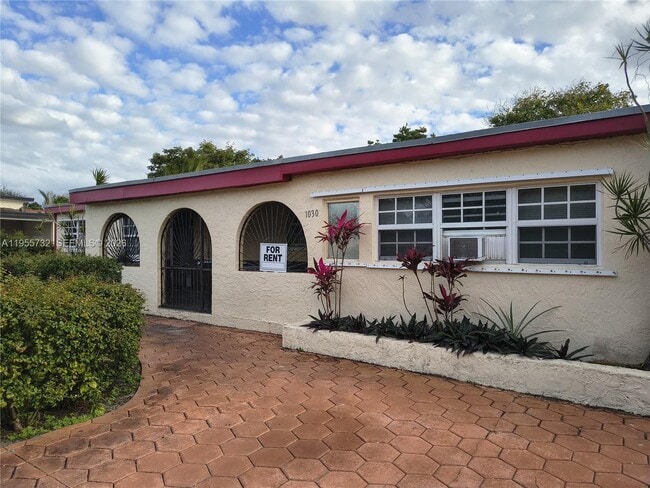 Building Photo - 1030 NW 106th St