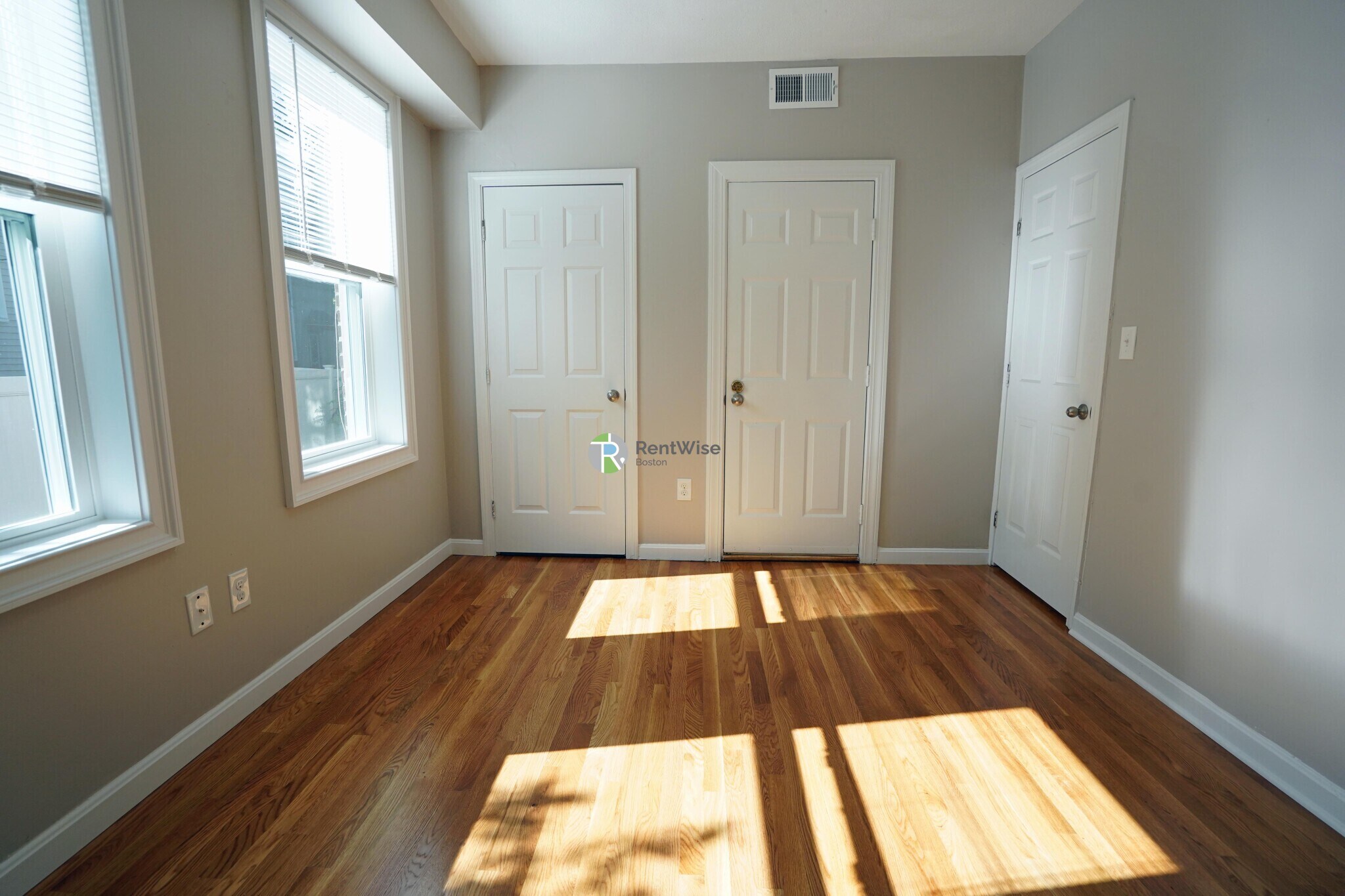 Building Photo - 14 Lorraine Ter